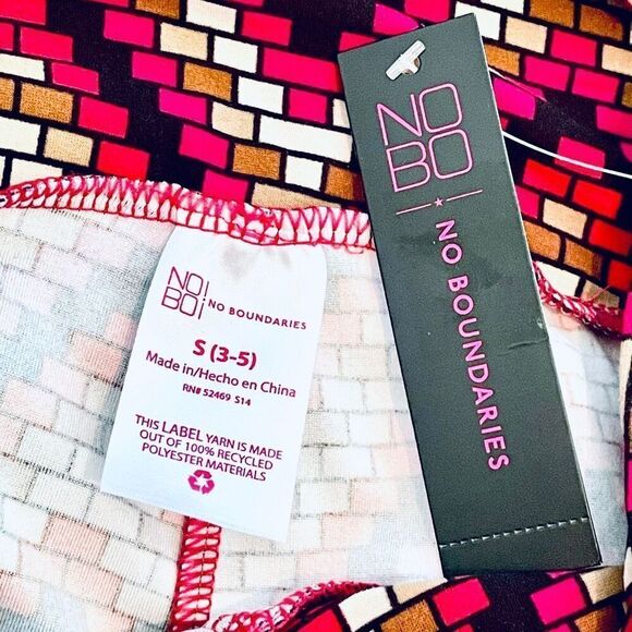 NWT No Boundaries S Red Black Chevron High Rise Pull On Stretch Flare Pants - Picture 2 of 12